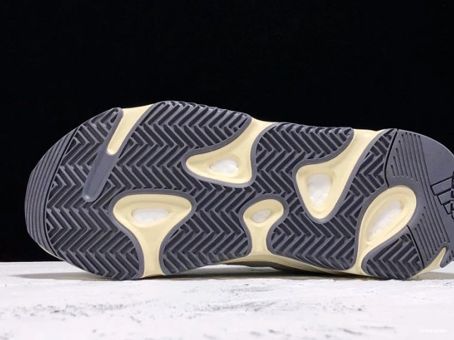 Yeezy Boost Adidas 700 Analog EG7596 1030